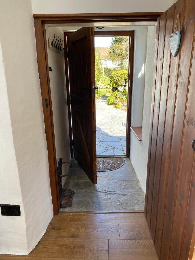 Beautiful Ancient Stone Cottage, Local Walks & Pub! Conwy Eksteriør billede