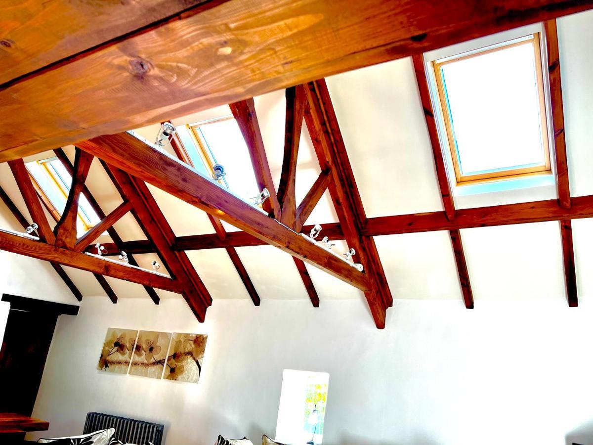 Beautiful Ancient Stone Cottage, Local Walks & Pub! Conwy Eksteriør billede